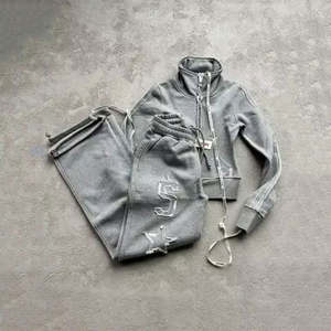 Conjunto de Sudadera Corta con Capucha y Pantalones Deportivos para Mujer, con Bordado y Parches Desgastados, Lavado Ácido, de Alta Calidad, Venta al por Mayor - Product Image 5