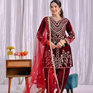 Salwar Kameez Dhoti Midi Traditionnel pour Femme – Broderie Lourde, Imprimé Numérique, Séchage Rapide – Idéal Mariages, Diwali et Fêtes Toutes Saisons - Product Image 1