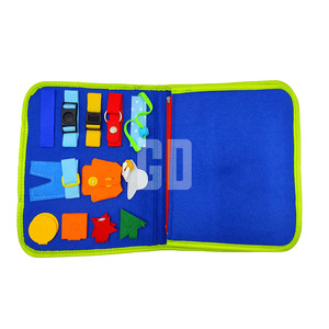 Tablero de actividades sensoriales portátil multifuncional de fieltro con temática del alfabeto animal - Product Image 3