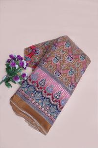 ผ้าเครปสีน้ำตาลอูฐพิมพ์ลายดอกไม้และลายเรขาคณิตแบบชาติพันธุ์ พร้อมขอบตกแต่งอย่างสวยงาม เหมาะสำหรับทำชุดคุर्ติ - Product Image 2