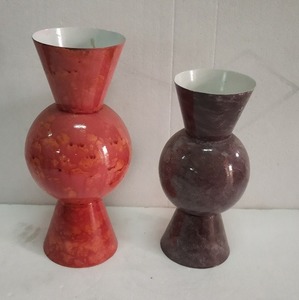 Paire de vases modernistes en métal bicolore avec bordure blanche brillante, porte-fleurs décoratif, écologique et durable pour table - Product Image 4