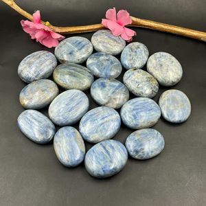 Pierre de paume ovale polie en cyanite bleue naturelle, cristal de guérison, Reiki, méditation, énergie, Feng Shui, décoration suspendue, Chakralume - Product Image 2