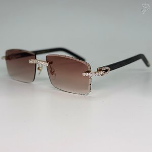 Gafas de sol Hip Hop con degradado marrón y detalles de diamantes de moissanita VVS fotocromáticos, hechas a mano. - Product Image 2