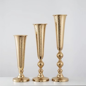 Vases de luxe pour centres de table de mariage, vases décoratifs en métal doré, vases trompettes hauts pour la décoration de sol de mariage, vase à fleurs - Product Image 3