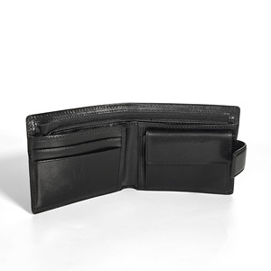 กระเป๋าสตางค์ผู้ชายแบบพับสองตอนสไตล์วินเทจ ยี่ห้อ Castello ทำจากหนังแท้ฟอกฝาด มีช่องใส่ธนบัตรด้านในแบบมีซิป ปิดด้วยกระดุมแป๊ก - Product Image 3