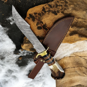 Cuchillo de Caza de Hoja Fija de Acero de Damasco Personalizado con Mango de Asta Natural, Guarda Decorativa y Espiga Completa para Supervivencia al Aire Libre y Camping - Product Image 4
