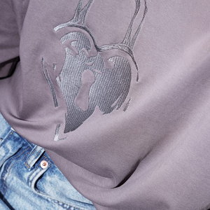 Camiseta Corta de Algodón Suave con Diseño de Bordado Único, Camisetas Bordadas Personalizadas para Mujer, Algodón de 200 GSM - Product Image 3