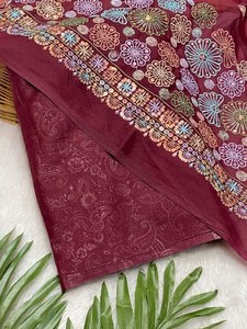 Sari de luxe à motif floral, en tissu Sierra, avec perles, pièce de blouse complète, élégant, pour soirée indienne, design floral. - Product Image 1