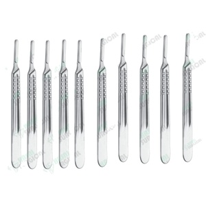 Cuchillas quirúrgicas estériles 100 de alta calidad con mango de cuchillo de bisturí gratis herramientas dentales médicas de acero inoxidable de Hasni Surgical - Product Image 1