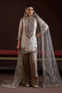 ชุดสูทผ้าไหมเครปประดับเลื่อมปักลาย TOP PLAZZO DUPATTA - Product Image 3