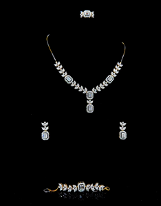 Juego de Joyería Nupcial de Lujo con Motivo de Hoja de Diamante Corte Esmeralda, con Collar, Pendientes, Pulsera y Anillo, Elegante para Boda - Product Image 1