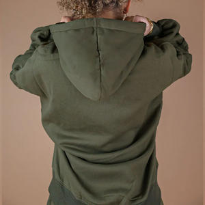 Conjunto de Sudadera con Capucha y Pantalones Cortos Minimalistas para Mujer, Logotipo Bordado Personalizado, Ropa Casual de Moda para Descansar, Marca Privada OEM ODM - Product Image 5