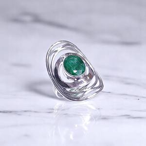 Bague élégante en argent sterling 925 avec pierre de lune arc-en-ciel ovale sertie clos, accessoires de joaillerie fine, vente en gros - Product Image 2