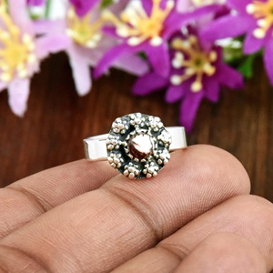 Anillo Vintage Hecho a Mano de Plata de Ley con Turquesa de Caballo Blanco, Estilo Bohemio del Suroeste, Engaste de Bisel, Joyería Fina para Mujer, Regalo - Product Image 1