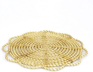 Assiette de présentation ronde élégante en rotin pour table à manger, faite à la main, style rustique, pour décoration de table de mariage - Product Image 4