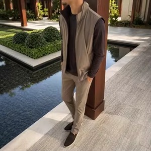 Traje de Verano de 3 Piezas para Hombre al por Mayor: Chaleco Reversible, Camiseta de Algodón Mercerizado Transpirable y Pantalón Elástico de Pierna Recta - Product Image 6