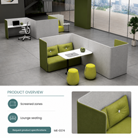 Module de bureau modulaire semi-fermé en tissu, avec panneaux de séparation incurvés, canapé, table et tabourets, mobilier de bureau collaboratif