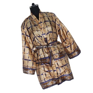 KS011 Hermosa Chaqueta Floral de Seda Vintage, Estilo Bohemio, Corta, Hecha a Mano, con Cierre de Cinturón, Kimono Corto de Sari Vintage - Product Image 6