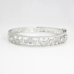 RAY FINE ORNATES BR0080 สร้อยข้อมือทรงลูกบอลดีไซน์รูปพระจันทร์ประดับเพชรคิวบิกเซอร์โคเนียชุบทองคำชมพู 22K รับรองโดย GDTC สไตล์วินเทจสุดหรู - Product Image 2