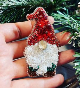 Hermoso Broche Bordado a Mano con Cuentas, Pin de Diseño para Solapa, Suéter, Mochila y Bolso - Product Image 3