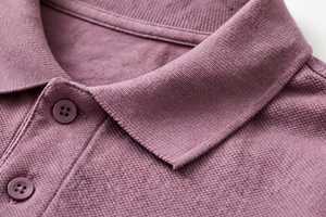 Polo de manga corta para hombre, color morado claro, corte holgado, color naranja sólido, con botones, informal, con estampado del logotipo en el pecho - Product Image 5
