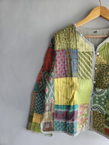 เสื้อแจ็คเก็ตผ้าควิลท์ลายปะติดสำหรับผู้หญิง ฤดูใบไม้ร่วง ผ้าฝ้ายทอ แขนยาว ปิดกระดุม ความยาวปกติ สีเขียวเหลือง ลายดอกไม้ ของขวัญ - Product Image 2