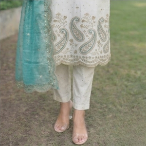   Ensemble de salwar kameez en coton brodé pour femmes, Kurti, pantalon et dupatta de créateur, collection ethnique pour les occasions festives - Product Image 2