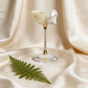 <span class=keywords><strong>Copa</strong></span> <span class=keywords><strong>de</strong></span> <span class=keywords><strong>vino</strong></span> <span class=keywords><strong>de</strong></span> <span class=keywords><strong>cristal</strong></span> y concha marina personalizable <span class=keywords><strong>de</strong></span> la más alta calidad que mejora la presentación <span class=keywords><strong>de</strong></span> bebidas <span class=keywords><strong>de</strong></span> forma única - Product Image 1