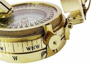 Boussole Nautique Militaire Vintage à Ouverture par Pression MAGNESIA, Antique et de Collection, pour Utilisation Maritime Extérieure - Product Image 3