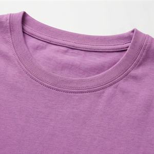 Camiseta de Manga Larga con Cuello Redondo para Mujer, Color Personalizado, Algodón Orgánico de Lujo, Preencogido, GOTS Premium, Corte Clásico Suave - Product Image 4