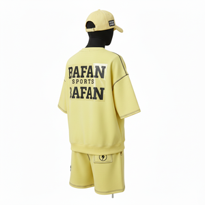 Conjunto de Sudadera y Pantalones Cortos de Felpa de Algodón Premium 100% para Mujer, con Paneles Amarillos Suaves y Costuras con Logotipo Personalizado por Transferencia Térmica - Product Image 5