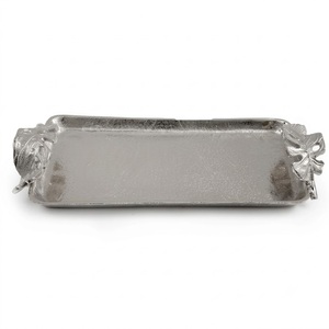 Bandeja de aluminio martillado con asas de pájaro doradas, plato decorativo de metal y bandeja de servicio plateada artesanal para regalos de boda - Product Image 4