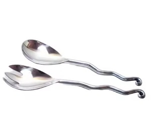 Elegante Juego de Cubiertos Metálicos para Ensalada, Cuchara y Tenedor para Servir en Comedores Elegantes y Buffets - Product Image 6