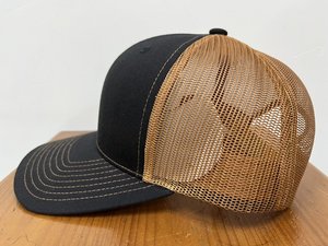 หมวกแก๊ปทรงทรัคเกอร์สีดำล้วน ปักลาย 2 มิติ/3 มิติ แบบกำหนดเอง หมวกแก๊ปทรงทรัคเกอร์ปักโลโก้ตามสั่ง 6 แผง โค้งมน ผลิตในเวียดนาม - Product Image 2