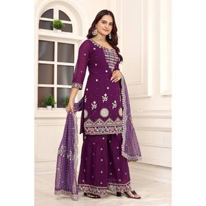 Ensemble de costume de soirée pour femme Kavya Fab Designer, couleur violette, avec pantalon brodé et dupatta, taille L, tenue élégante pour mariage - Product Image 1