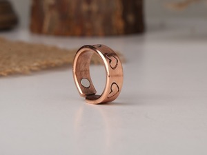 Anillo de Cobre Puro con Acabado Vintage de Lujo, Martillado a Mano, para Equilibrio Energético, Personalizable, Talla Ajustable - Product Image 2