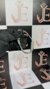 Reloj de Pulsera de Lujo Moderno para Hombre, de Acero Inoxidable, con Movimiento de Cuarzo Miyota, Escala Romana, Cristal con Incrustaciones de Diamantes - Product Image 4