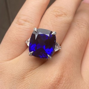 Anillo de Compromiso de Platino PT950 Premium con Gema Azul de Corte Cojín Vintage, Engaste de Moissanita con Puntas, Joya de Boda de Lujo de Alta Gama - Product Image 3