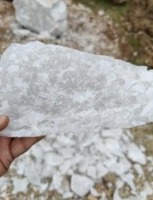 Quartz naturel de qualité supérieure M-Grade, pureté 99,4 %, en morceaux |   Verre de quartz vitreux à haute teneur en silice réfractaire |   Sacs Jumbo |   Al2O3 0,20% |