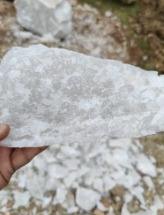 Quartz naturel de qualité supérieure M-Grade, pureté 99,4 %, en morceaux |   Verre de quartz vitreux à haute teneur en silice réfractaire |   Rajputana Global Export | - Product Image 5