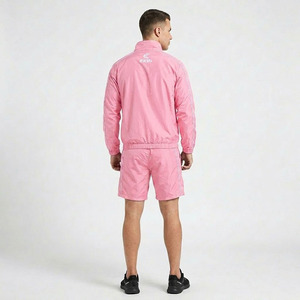 Conjunto Deportivo Ligero de 2 Piezas con Capucha de Nailon, Personalizable con Logotipo, Unisex, Estilo Retro 2025, Chaqueta Cortavientos con Ribetes y Pantalones Cortos - Product Image 4