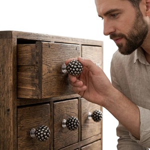 Perillas Redondas Modernas de Resina, Madera y Latón para Muebles, Tiradores Contemporáneos Ecológicos y Duraderos para Hogar y Oficina - Product Image 5
