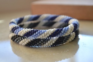 Pulsera Elástica de Cuentas en Espiral, Color Rosa y Blanco, Brazalete Elástico, Joyería Personalizada, Regalo de Moda, Venta al por Mayor - Product Image 4