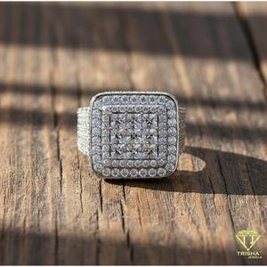 Anillo Cuadrado de Lujo para Hombre en Plata 925 con Diamante Cultivado en Laboratorio y Diseño de Piedra Brillante para Proveedores de Joyería al por Mayor y Minoristas - Product Image 4