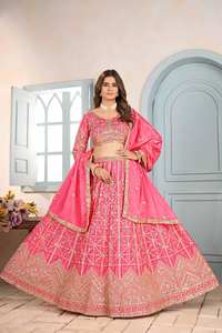 Lehenga Choli Moderno con Bordado Profundo - Combinación Perfecta de Elegancia y Tradición para Fiestas - Product Image 4