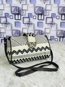 Bolso Bandolera de Lona Jacquard para Mujer, Diseño 2026, con Estampado Geométrico y Rayas Náuticas, Bolso Tipo Barril Pequeño con Detalles en Cuero PU - Product Image 2