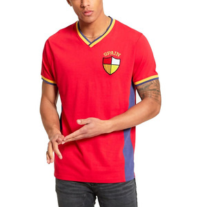 Camiseta Roja de Manga Corta con Cuello en V para Hombre, con Escudo de España y Ribete en Contraste, Corte Regular, Estilo Casual - Product Image 3