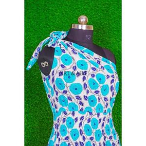 เดรสยาวปานกลางแบบไม่มีแขนสำหรับผู้หญิงและเด็กผู้หญิง ทำมือ ผ้าฝ้ายอินเดียหลากสี เป็นมิตรกับสิ่งแวดล้อม ซักได้ แห้งเองตามธรรมชาติ ติดกระดุม ใส่ได้ทุกวัน - Product Image 3