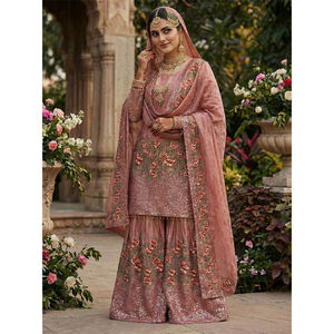 Suministro al por mayor de ropa de estilo indio: el mejor traje Sharara de seda Fendi pura para fiestas, con bordado pesado y lentejuelas, y detalles hechos a mano. - Product Image 1