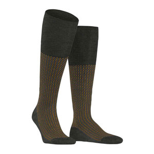 Chaussettes classiques confortables pour tous les jours, en tissu doux, légères, extensibles et élégantes, pour tenues décontractées et formelles. - Product Image 1